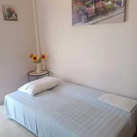 Apartmán Diogenis Garden 45m2 For 3 Persons *