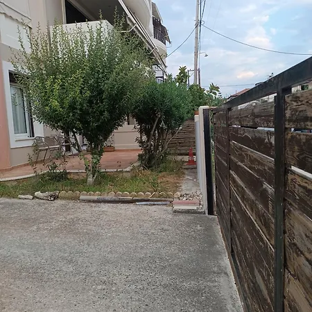 Apartmán Diogenis Garden 45m2 For 3 Persons